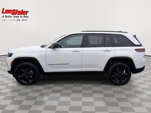 Bright White Clearcoat 2025 Jeep Grand Cherokee Altitude