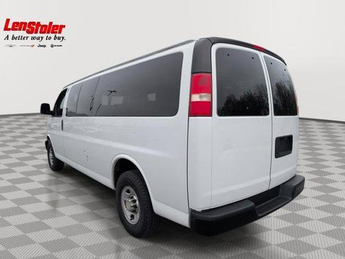 Summit White 2013 Chevrolet Express 3500 LS