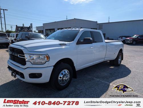 Bright White Clearcoat 2019 RAM 3500 Big Horn Crew Cab 4x2 8' Box