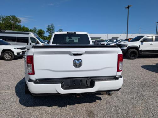 Bright White Clearcoat 2019 RAM 3500 Big Horn Crew Cab 4x2 8' Box