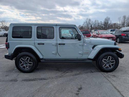2024 Jeep Wrangler 4-Door Sahara 4x4