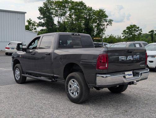 2025 RAM 2500 Tradesman Crew Cab 4x4 6'4' Box