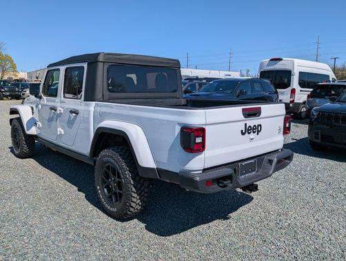 Bright White Clearcoat 2026 Jeep Gladiator Willys 4x4