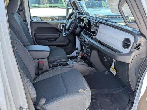 Bright White Clearcoat 2026 Jeep Gladiator Willys 4x4