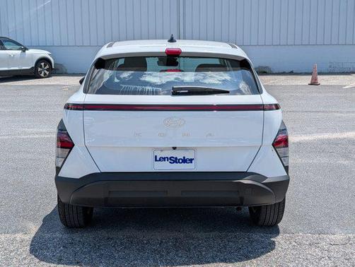 2025 Hyundai KONA SE