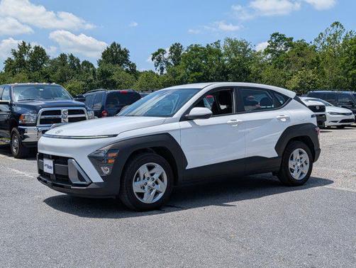 2025 Hyundai KONA SE