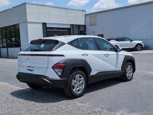 2025 Hyundai KONA SE