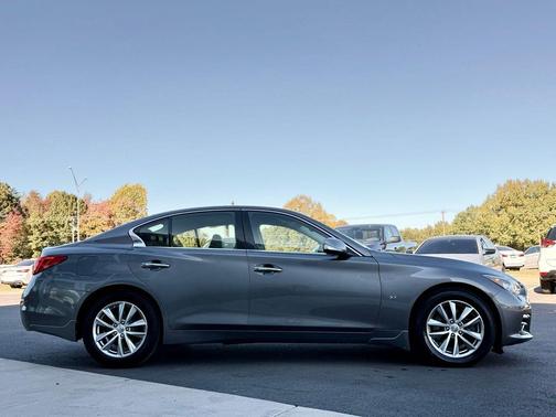 2015 INFINITI Q50 Base