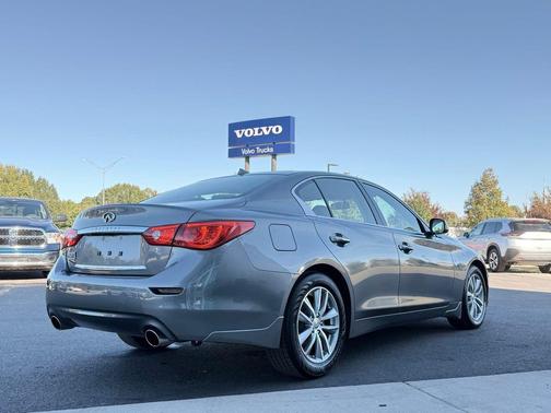 2015 INFINITI Q50 Base