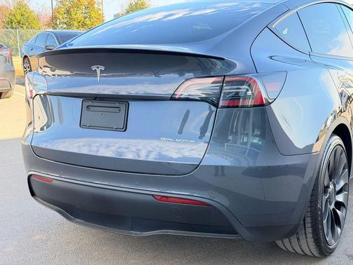 2022 Tesla Model Y Performance Dual Motor All-Wheel Drive
