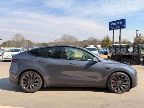2022 Tesla Model Y Performance Dual Motor All-Wheel Drive