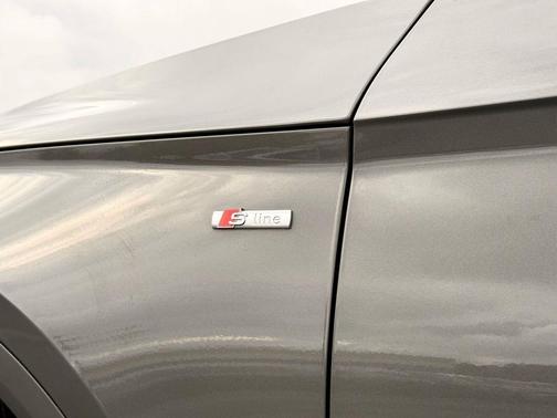 Chronos Gray Metallic 2023 Audi Q5 45 S line Premium Plus