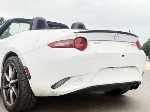 Arctic White 2020 Mazda MX-5 Miata Sport