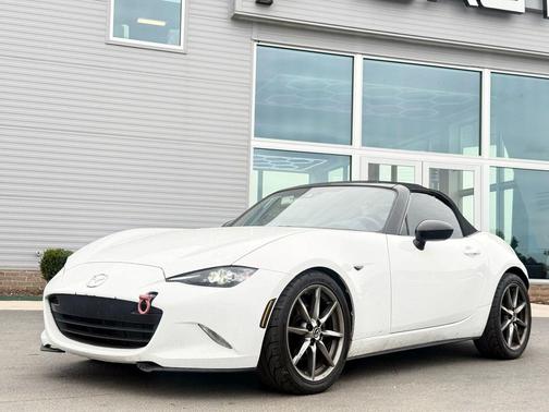 Arctic White 2020 Mazda MX-5 Miata Sport