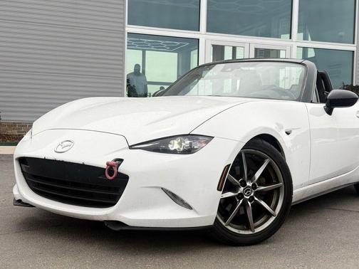 Arctic White 2020 Mazda MX-5 Miata Sport