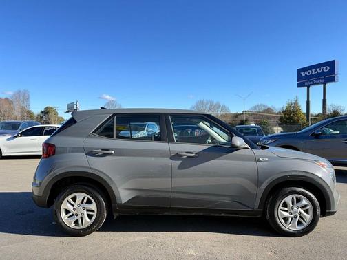 2021 Hyundai VENUE SE