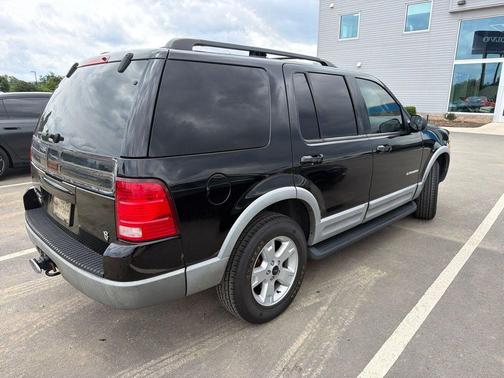 Black Clearcoat 2002 Ford Explorer XLT