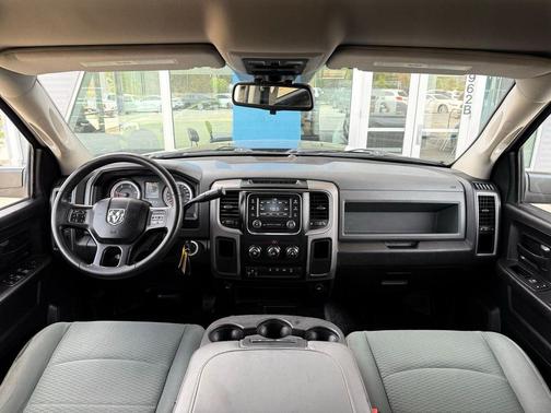 Black Forest Green Pearlcoat 2016 RAM 3500 Tradesman