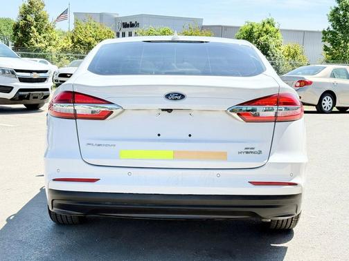 Oxford White 2019 Ford Fusion Hybrid SE