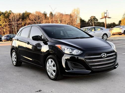 2017 Hyundai Elantra GT Base
