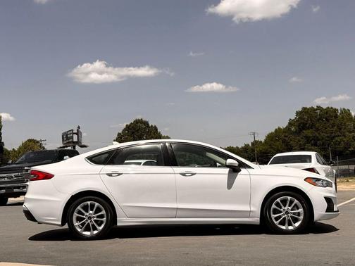 Oxford White 2020 Ford Fusion Hybrid SE