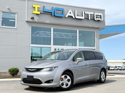 Billet Silver Metallic Clearcoat 2018 Chrysler Pacifica Hybrid Touring Plus