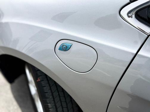 Billet Silver Metallic Clearcoat 2018 Chrysler Pacifica Hybrid Touring Plus