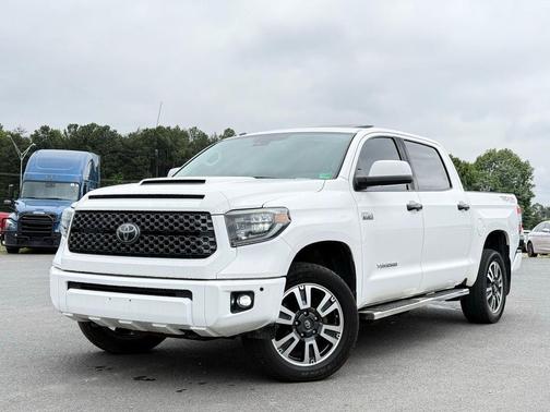 Super White 2019 Toyota Tundra SR5