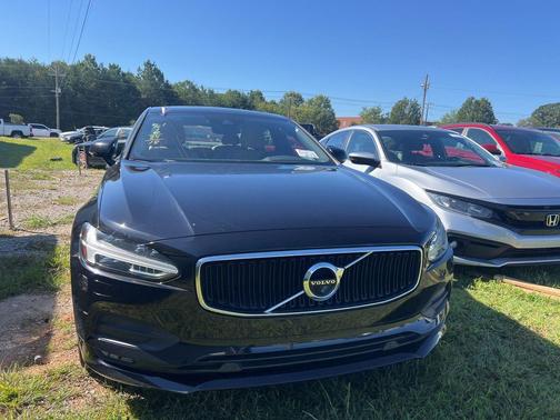 2018 Volvo S90 T6 Momentum