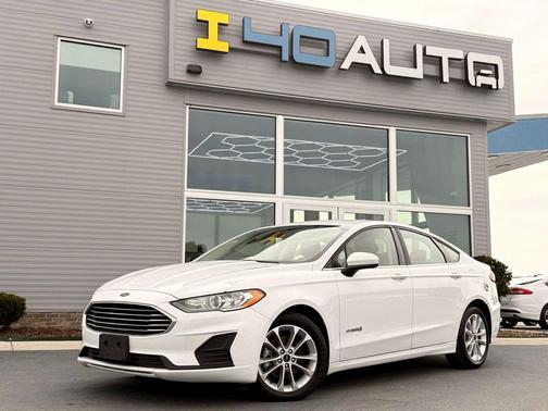 Oxford White 2019 Ford Fusion Hybrid SE