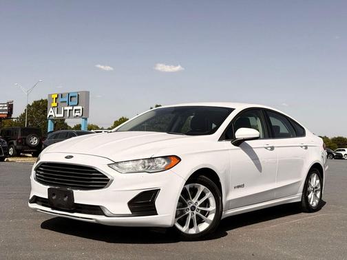 Oxford White 2019 Ford Fusion Hybrid SE