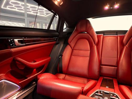 Black 2018 Porsche Panamera Turbo Executive