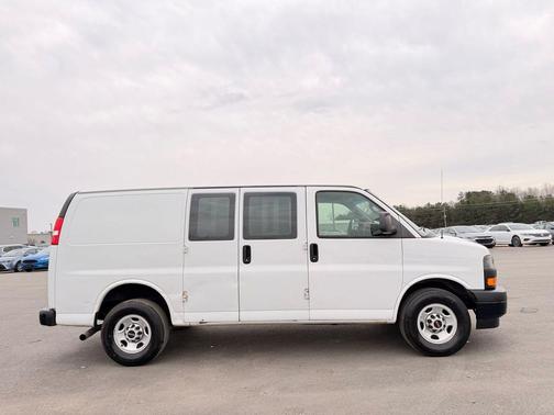 2019 GMC Savana 2500 Work Van