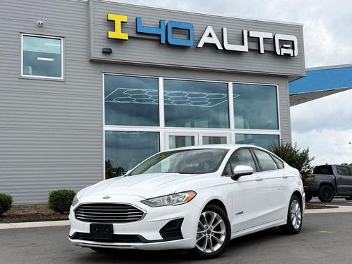 Oxford White 2019 Ford Fusion Hybrid SE