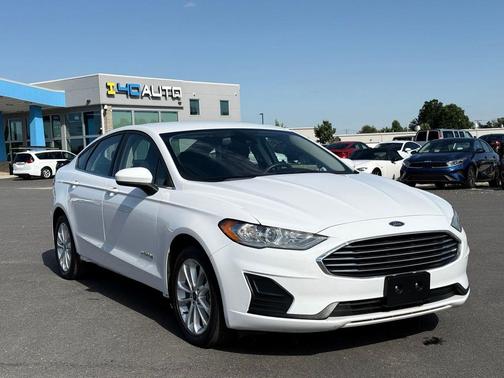 Oxford White 2019 Ford Fusion Hybrid SE