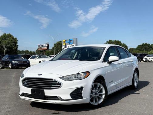 Oxford White 2019 Ford Fusion Hybrid SE