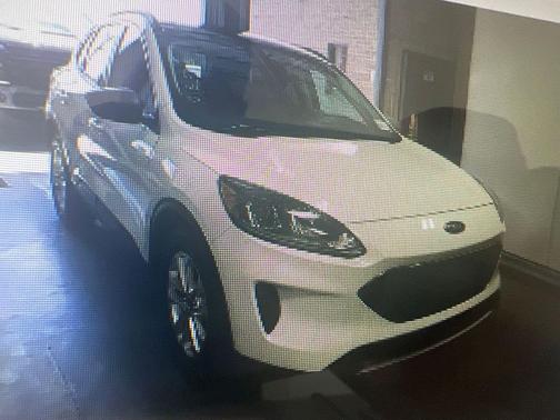 Star White Metallic Tri-Coat 2022 Ford Escape SE