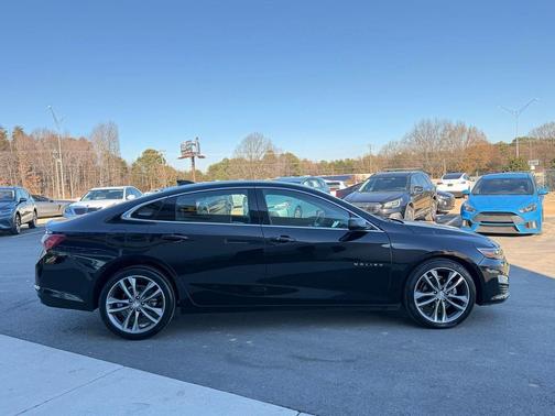 2022 Chevrolet Malibu FWD LT