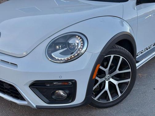 2016 Volkswagen Beetle 1.8T Dune