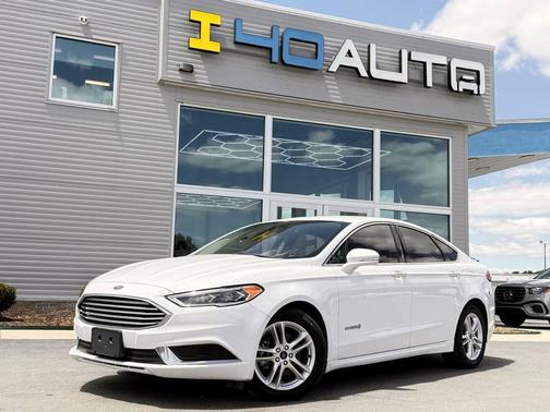 Oxford White 2018 Ford Fusion Hybrid SE