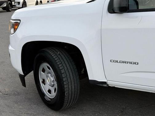 Summit White 2017 Chevrolet Colorado WT