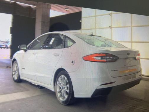 Oxford White 2019 Ford Fusion Hybrid SE