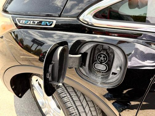 Mosaic Black Metallic 2018 Chevrolet Bolt EV LT