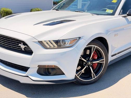 Oxford White 2016 Ford Mustang GT Premium