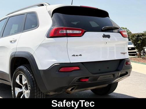 Bright White Clearcoat 2017 Jeep Cherokee Trailhawk
