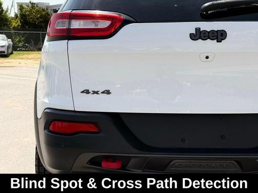 Bright White Clearcoat 2017 Jeep Cherokee Trailhawk