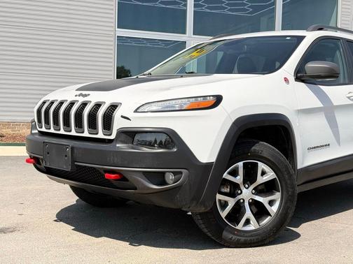Bright White Clearcoat 2017 Jeep Cherokee Trailhawk