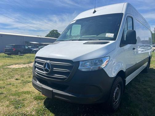 White 2020 Mercedes-Benz Sprinter 2500 Crew 170 WB