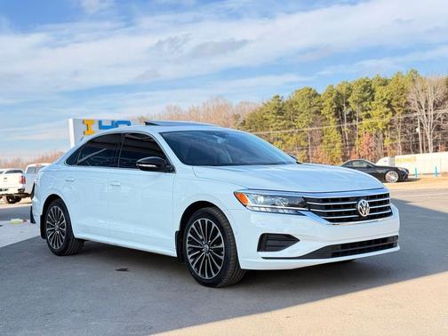 2022 Volkswagen Passat 2.0T Limited Edition