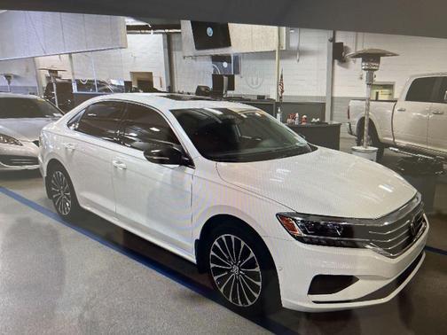 2022 Volkswagen Passat 2.0T Limited Edition
